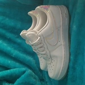 Womens White Nikes(BRAND NEW)size 6